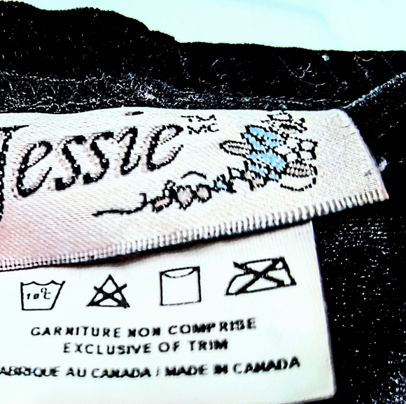 Vtg Black Velvet Party Skirt. Pink Art Deco Sparkle. XS fit. Md in Canada. HP! - Picture 11 of 16